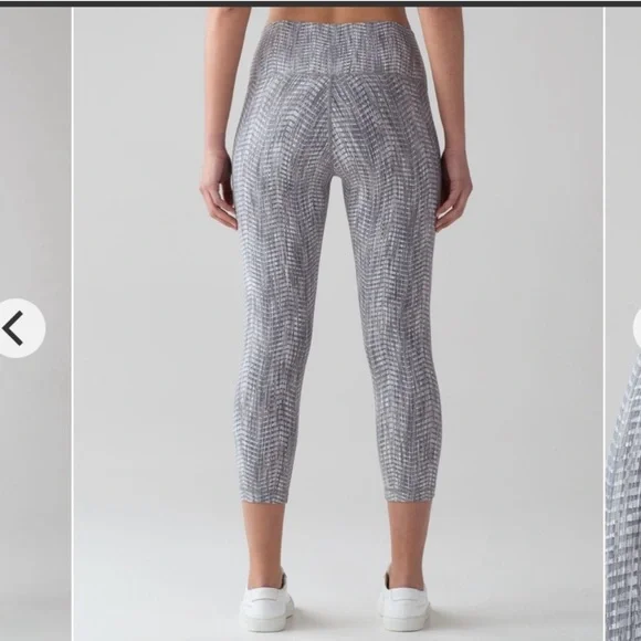 Lululemon Wunder Under Crop (Hi-Rise) *21” size: 4 - Picture 2 of 7